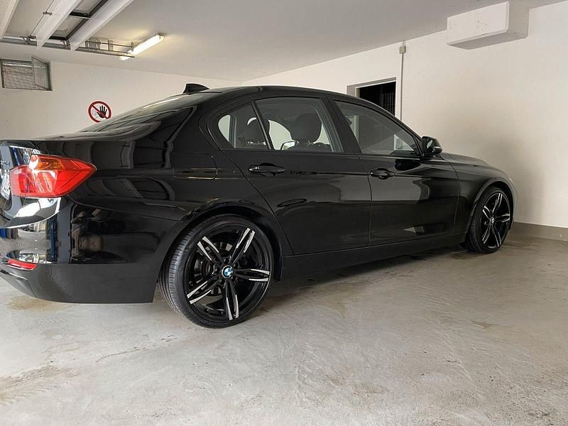 Gebraucht BMW 320 Efficient Dynamics 163 PS (119 kW) 2014 Schwarz Limousine