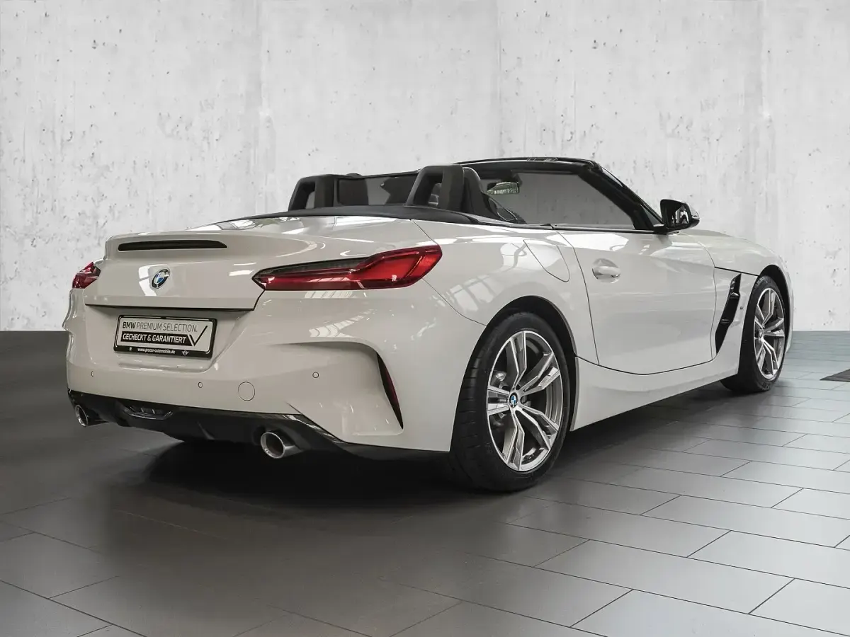 Gebraucht BMW Z4 Sport Line 197 PS (144 kW) 2024 Alpinweiss iii Cabrio