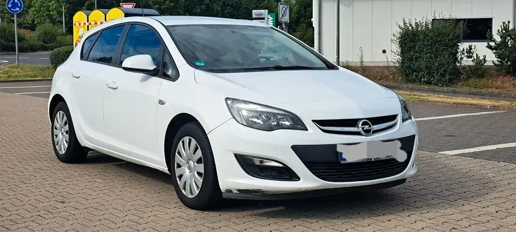 Gebraucht Opel Astra Selection 116 PS (85 kW) 2015 Schwarz Limousine