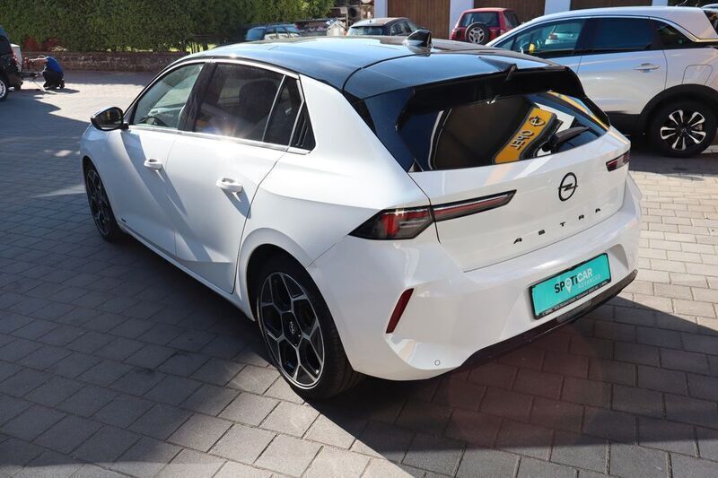 Gebraucht Opel Astra Ultimate 131 PS (96 kW) 2022 Jade weiss Kleinwagen