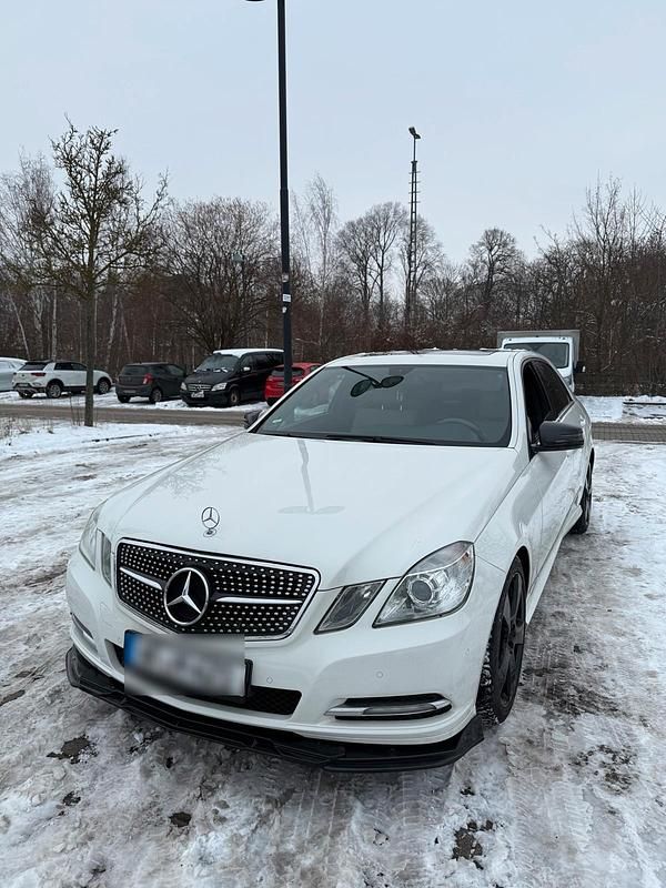 Gebraucht Mercedes E350 306 PS (225 kW) 2011 Weiß Limousine