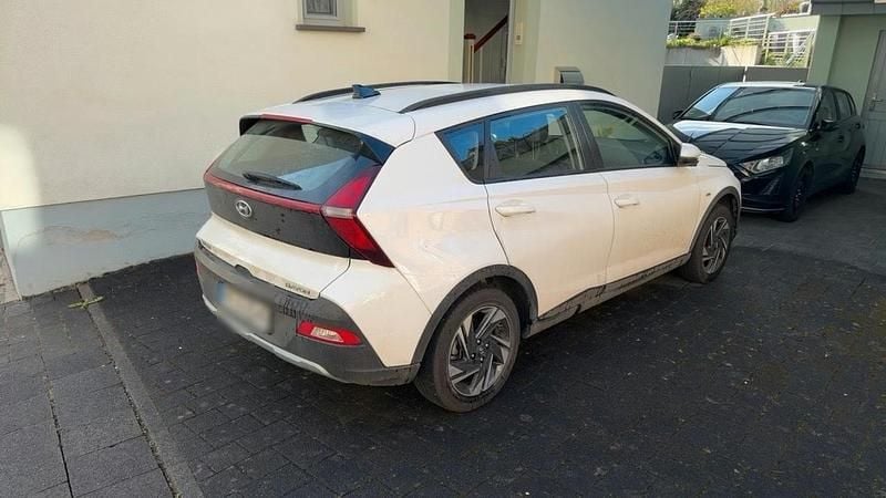 Gebraucht Hyundai Bayon Select 101 PS (74 kW) 2024 Weiß SUV