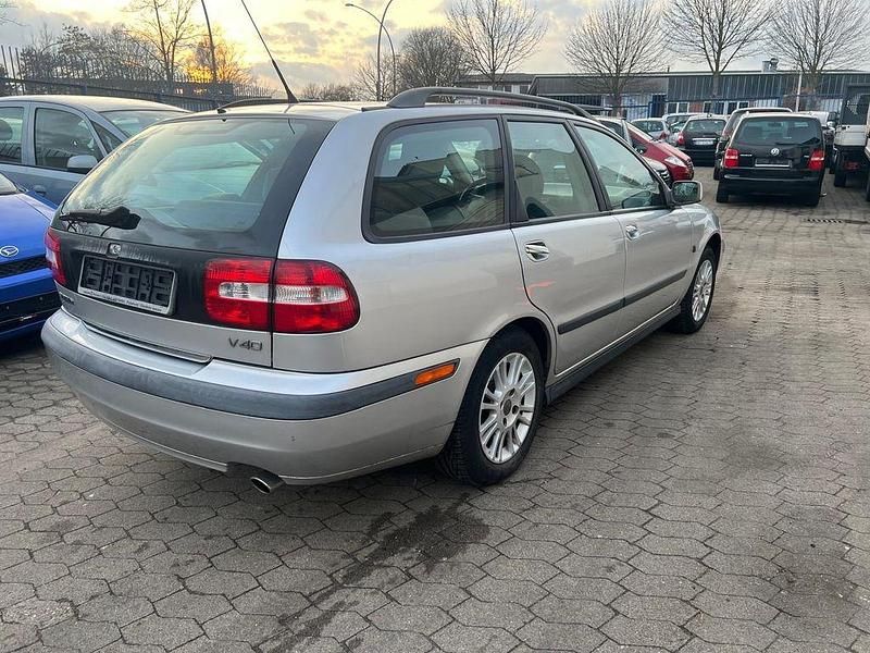 Gebraucht Volvo V40 Comfort 122 PS (89 kW) 2001 Silber Kombi