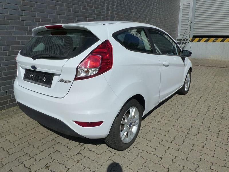 Gebraucht Ford Fiesta SYNC Edition 60 PS (44 kW) 2015 Weiß Limousine