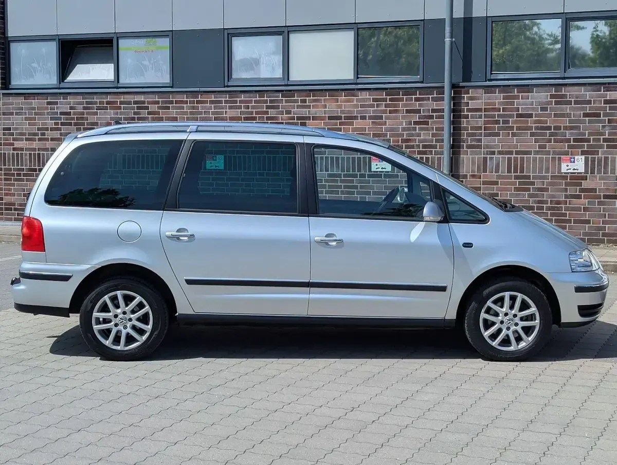 Gebraucht VW Sharan Freestyle 116 PS (85 kW) 2007 Silber Van / Kleinbus