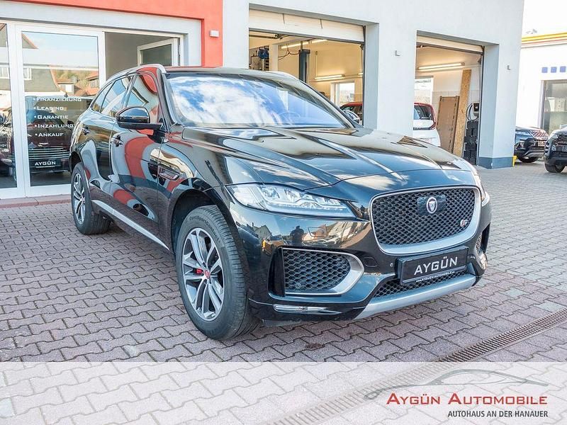 Gebraucht Jaguar F-Pace First Edition 300 PS (220 kW) 2016 Santorini black SUV