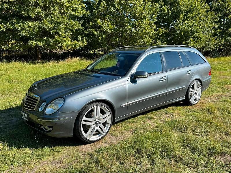 Grau Gebraucht 2007 Mercedes E280 Avantgarde Kombi | 4.200 € (Teuer) - Bild 1/4