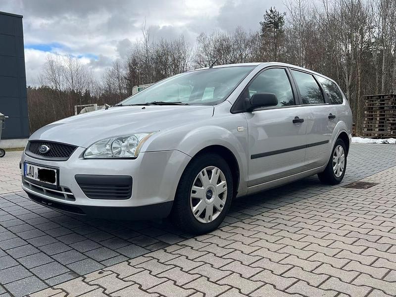 Gebraucht Ford Focus 125 PS (91 kW) 2005 Grau Kombi
