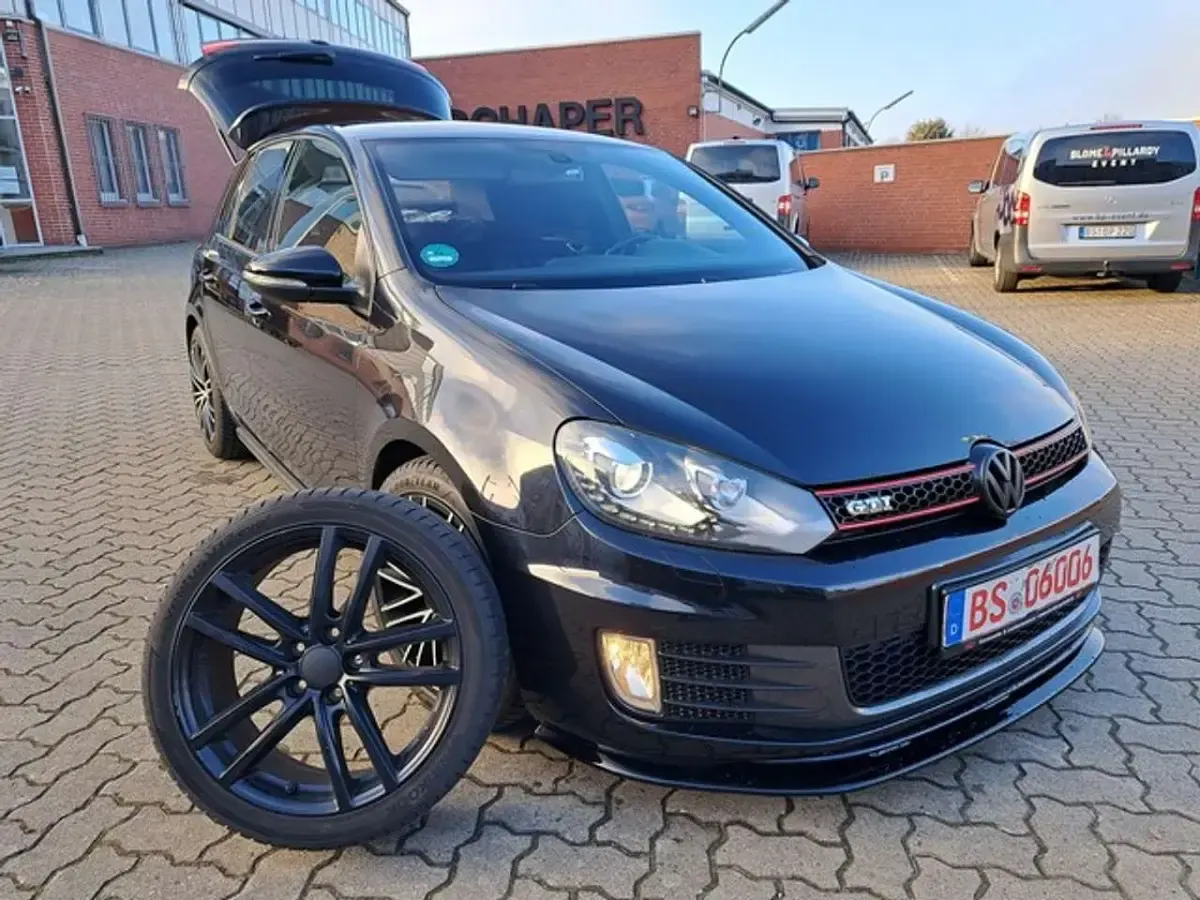 Gebraucht VW Golf VI GTI 211 PS (155 kW) 2011 Schwarz (metallic) Kleinwagen