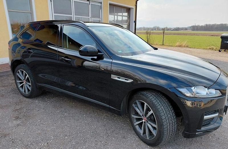 Gebraucht Jaguar F-Pace 179 PS (131 kW) 2017 Schwarz SUV