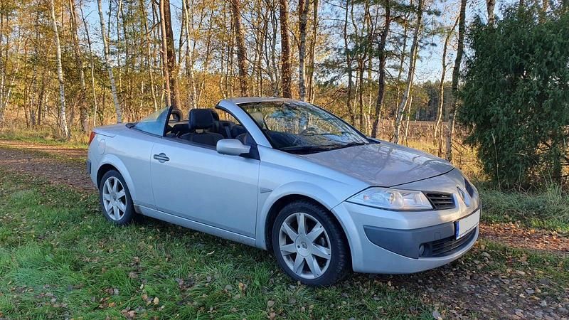 Silber Gebraucht 2007 Renault Mégane Cabriolet Dynamique Cabrio | 1.400 € (Fairer Preis) - Bild 1/4