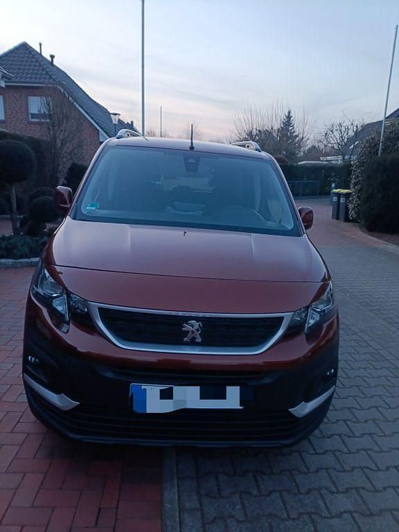 Gebraucht Peugeot Rifter Active 102 PS (75 kW) 2021 Orange Van / Kleinbus