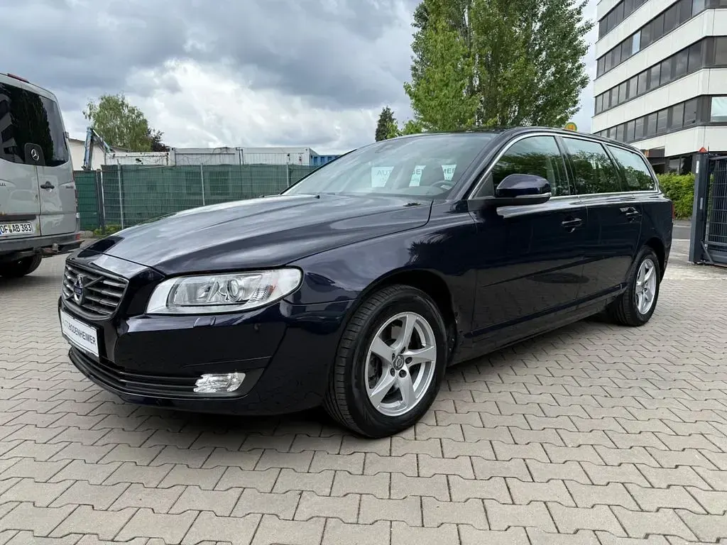 Używany Volvo V70 150 KM (110 kW) 2016 Niebieski Kombi