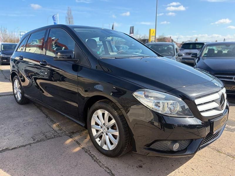 Gebraucht Mercedes B200 136 PS (100 kW) 2016 Schwarz Van / Kleinbus