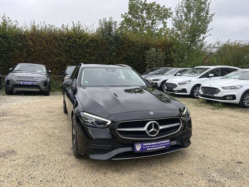 Obsidianschwarz metalliclack Gebraucht 2022 Mercedes C200 Avantgarde Kombi | 26.479 € (Guter Preis) - Bild 1/4