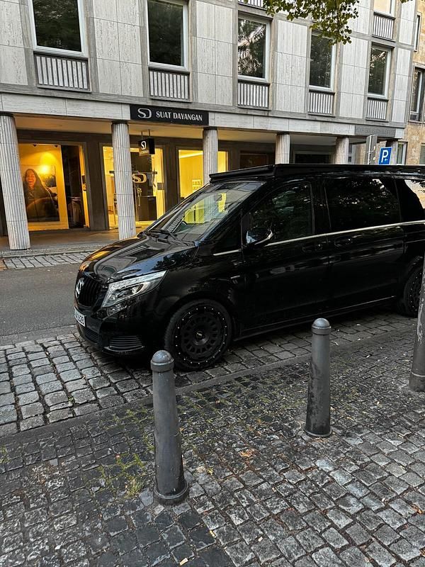 Gebraucht Mercedes V220 Avantgarde 163 PS (119 kW) 2015 Schwarz Van / Kleinbus