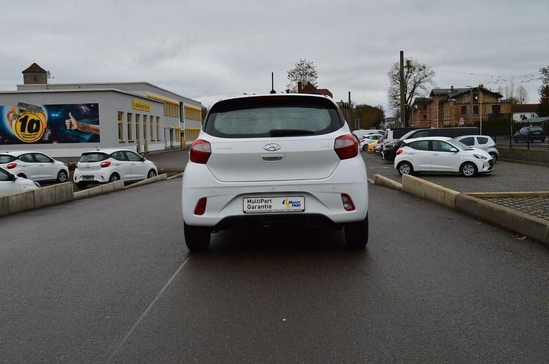 Gebraucht Hyundai i10 Select 67 PS (49 kW) 2020 Weiß Kleinwagen