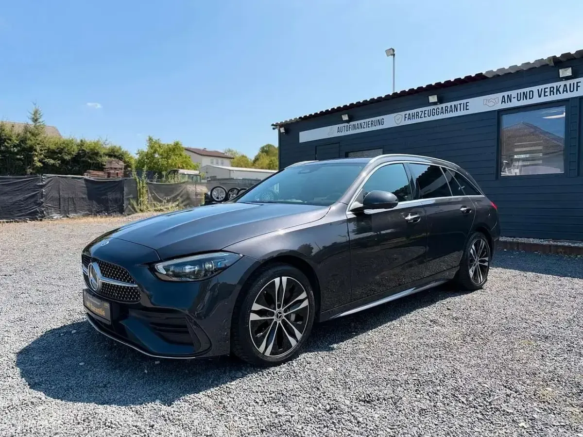Gebraucht Mercedes C300 AMG line 204 PS (150 kW) 2023 Grafitgrau  metalliclack Kombi