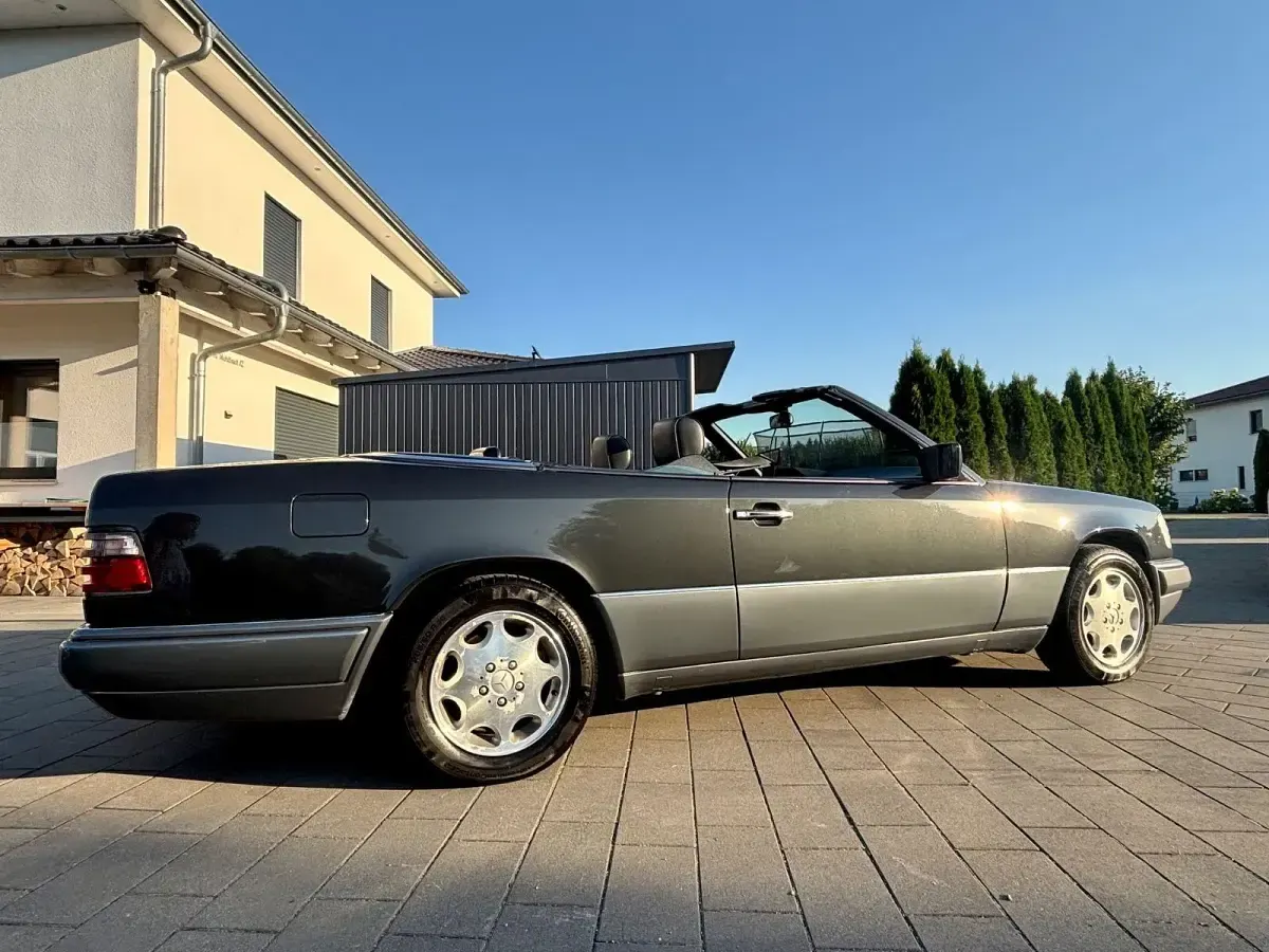 Gebraucht Mercedes E320 220 PS (161 kW) 1995 Schwarz Cabrio