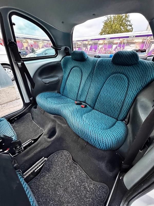 Second-hand Ford Ka 69 CP (50 kW) 2006 Argintiu Hatchback