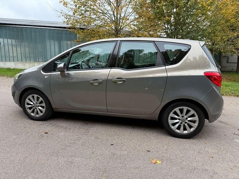Gebraucht Opel Meriva Innovation 120 PS (88 kW) 2010 Braun Van / Kleinbus
