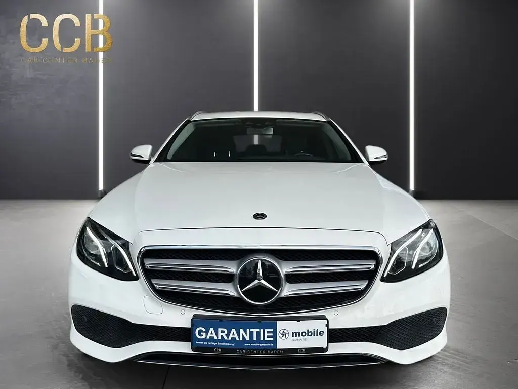 Gebraucht Mercedes E350 Avantgarde 258 PS (189 kW) 2018 Weiß Limousine