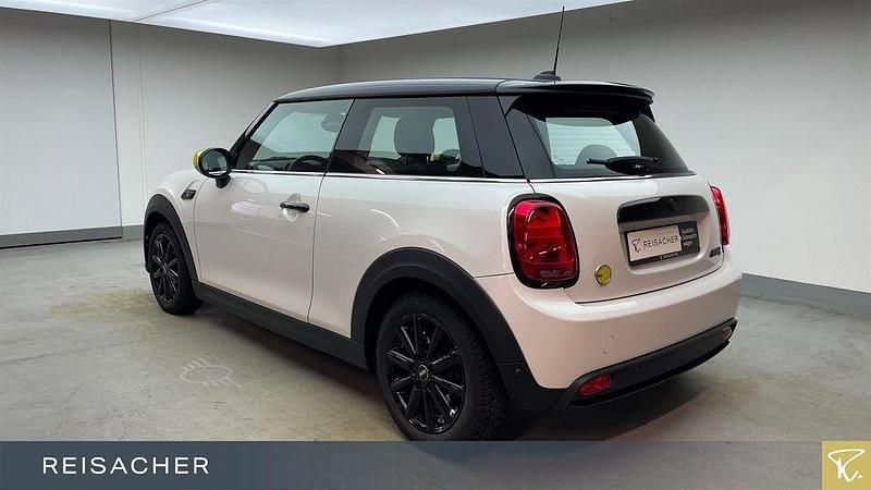 Gebraucht Mini Cooper SE Classic 135 kW (184 PS) 2023 Weiß Kleinwagen