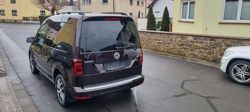 Gebraucht VW Caddy Comfortline 125 PS (91 kW) 2016 Schwarz Van / Kleinbus