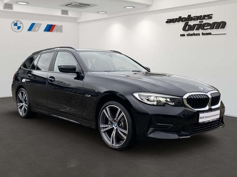 Gebraucht BMW 320e Advantage 204 PS (150 kW) 2021 Schwarz ii Kombi
