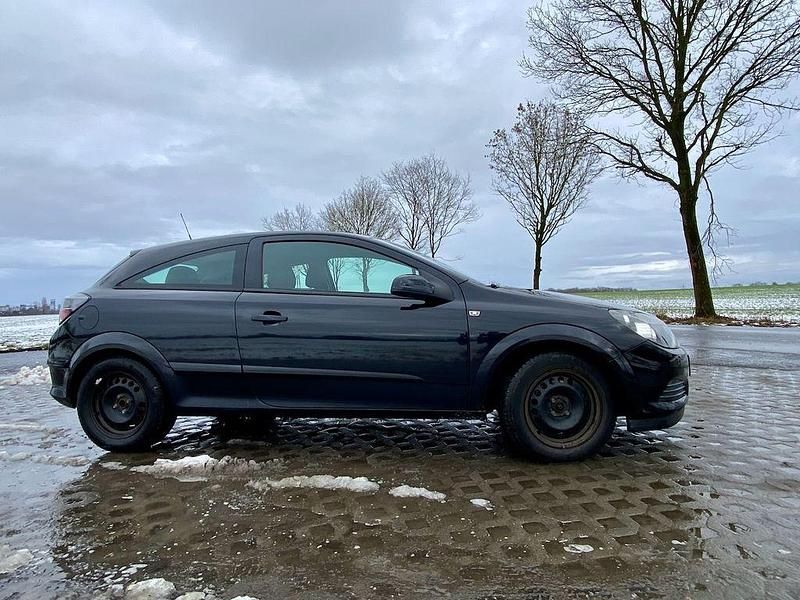 Gebraucht Opel Astra GTC 105 PS (77 kW) 2006 Schwarz Coupé