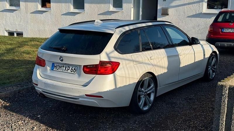 Gebraucht BMW 330 Sport Line 258 PS (189 kW) 2013 Weiß Kombi