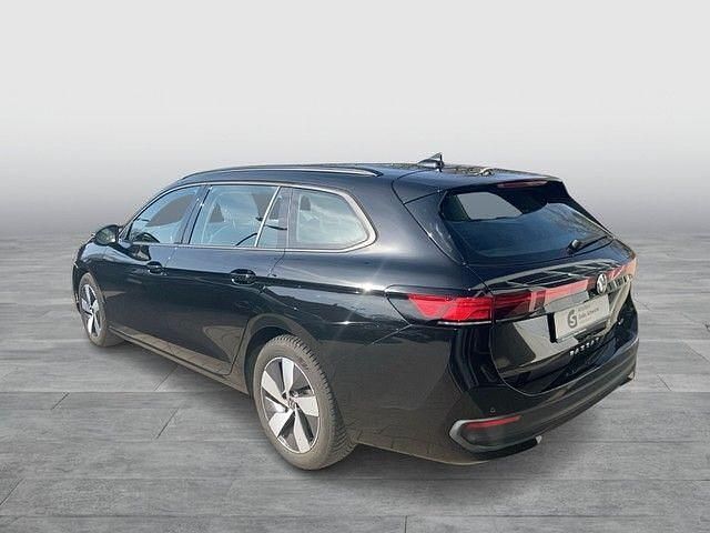 Gebraucht VW Passat Basis 150 PS (110 kW) 2025 Grenadillschwarz metallic (metallic) Kombi