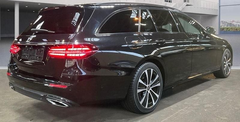 Gebraucht Mercedes E300 Avantgarde 306 PS (225 kW) 2020 Schwarz Limousine