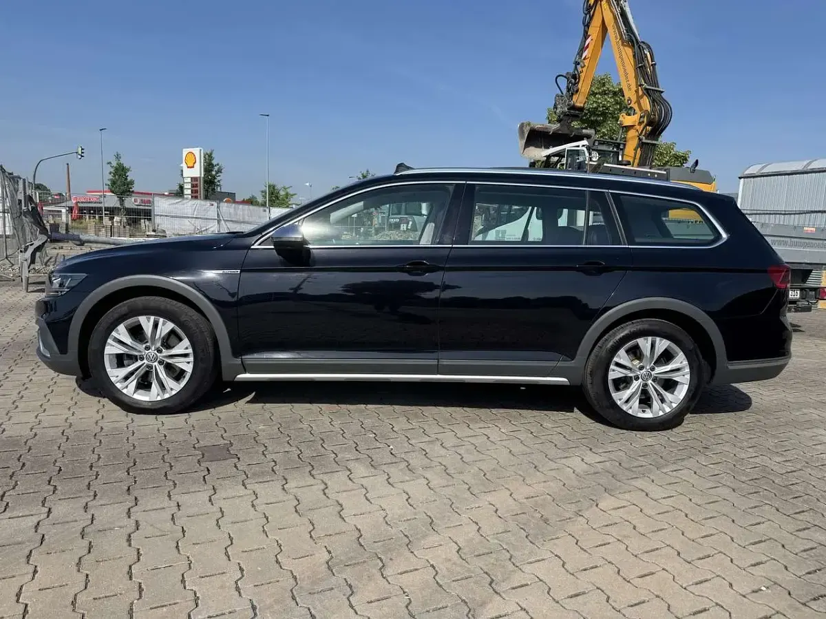 Gebraucht VW Passat Alltrack 190 PS (139 kW) 2020 Deep black perleffekt Kombi