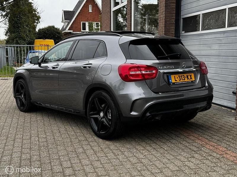 Gebraucht Mercedes GLA250 211 PS (155 kW) 2014 Grau SUV