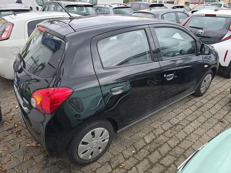 Gebraucht Mitsubishi Space Star Basis 71 PS (52 kW) 2014 Schwarz Van / Kleinbus