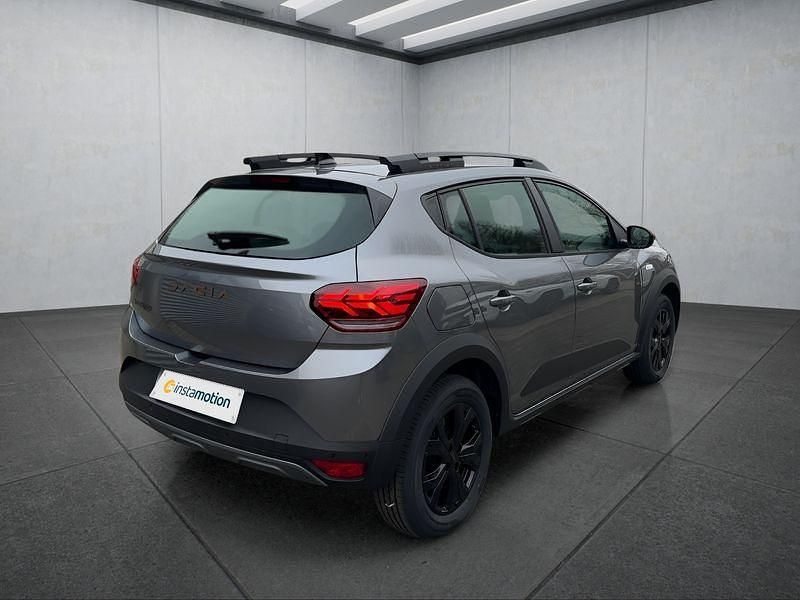 Neu Dacia Sandero Stepway 90 PS (66 kW) 2025 Grau Kleinwagen