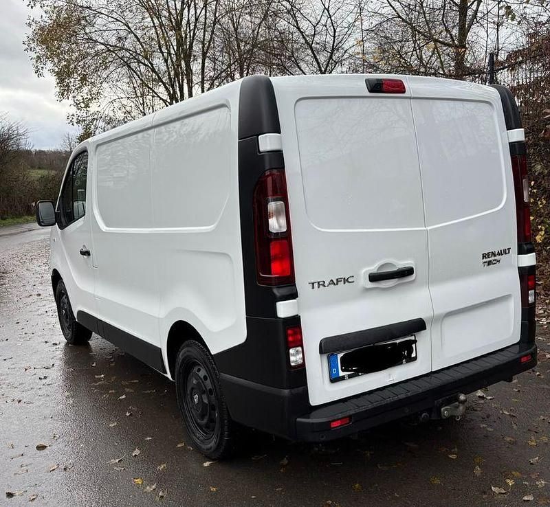 Gebraucht Renault Trafic 95 PS (69 kW) 2019 Weiß Van / Kleinbus