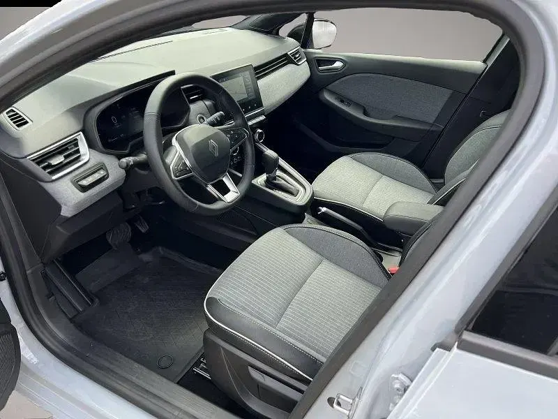Gebraucht Renault Clio Techno 90 PS (66 kW) 2025 Manufacturer Kleinwagen