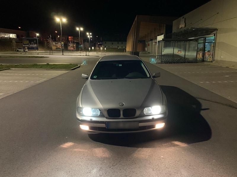 Second-hand BMW 525 153 CP (112 kW) 2000 Argintiu Break