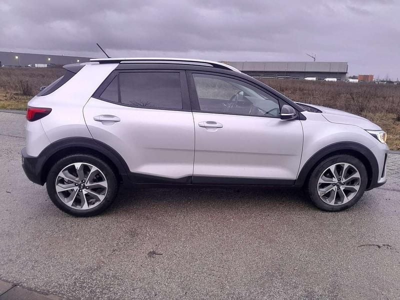 Gebraucht Kia Stonic Vision 120 PS (88 kW) 2018 Silber SUV