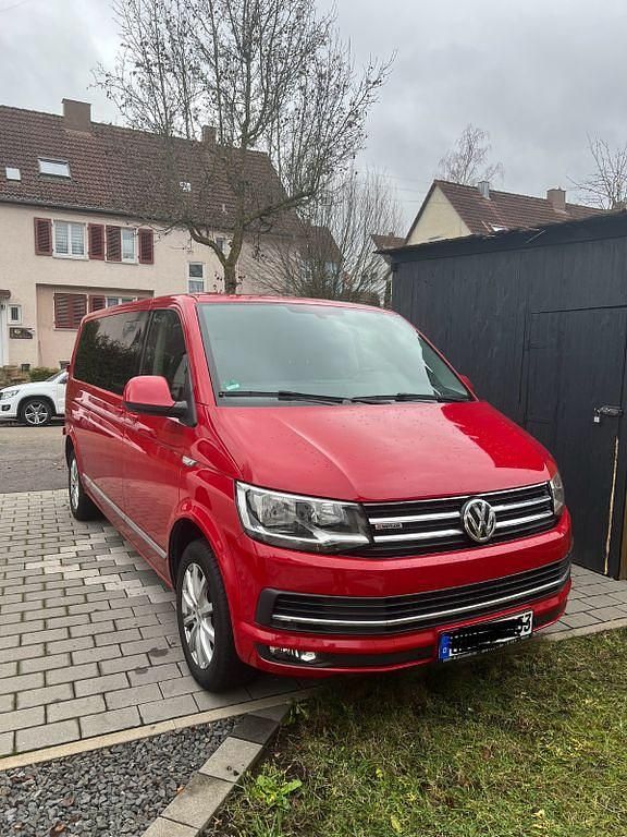 Rot Gebraucht 2016 VW Caravelle Van / Kleinbus | 22.400 € (Guter Preis) - Bild 1/4