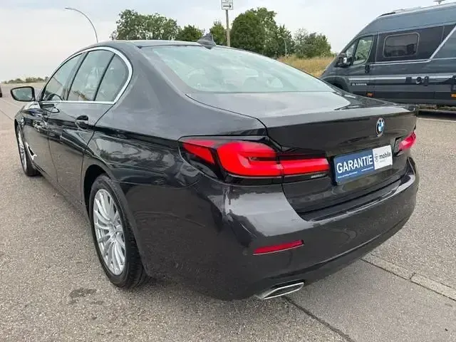 Gebraucht BMW 520 Performance 190 PS (139 kW) 2021 Grau Limousine