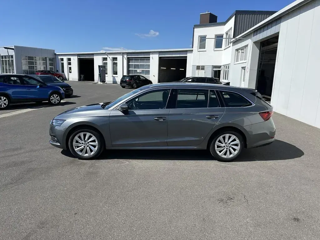 Gebraucht Skoda Octavia Style 150 PS (110 kW) 2024 Graphitegrau Kombi