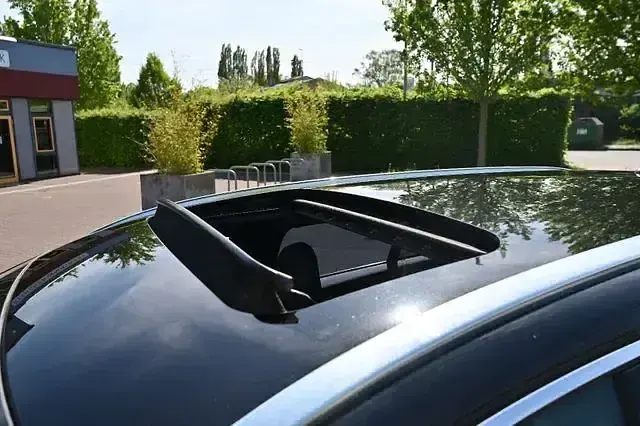 Gebraucht Volvo V60 Summum 190 PS (139 kW) 2015 Schwarz Kombi
