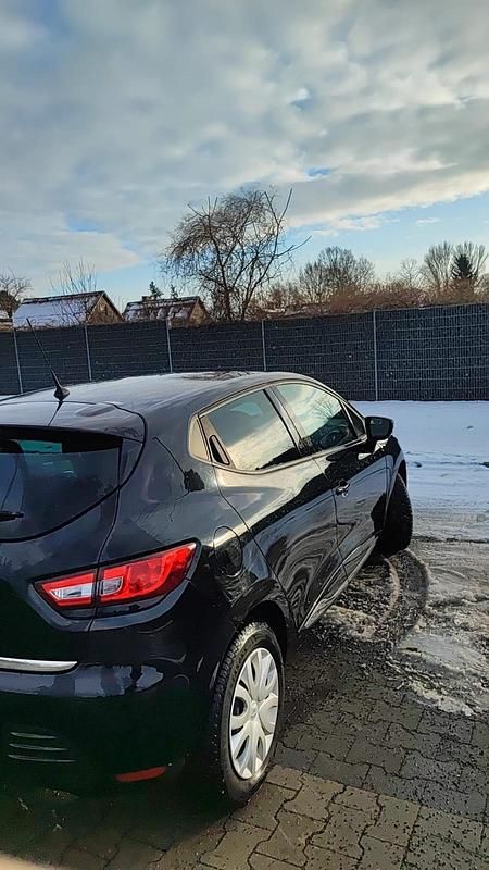 Gebraucht Renault Clio V 60 PS (44 kW) 2020 Schwarz Limousine