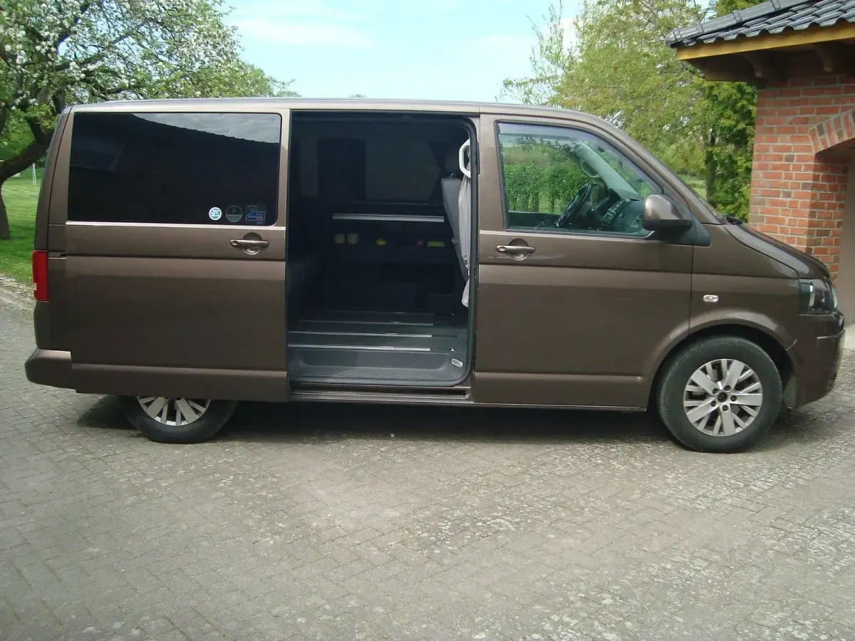 Usata VW T5 Startline 150 CV (110 kW) 2014 Marrone Furgone