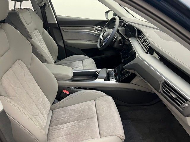 Gebraucht Audi e-tron Advanced 230 kW (313 PS) 2020 Galaxisblau metallic (blue), metallic SUV