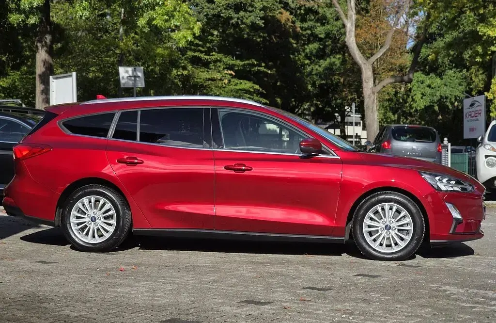 Gebraucht Ford Focus Titanium 150 PS (110 kW) 2020 Rot Kombi
