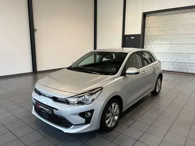 Gebraucht Kia Rio Vision 101 PS (74 kW) 2023 Silber Limousine